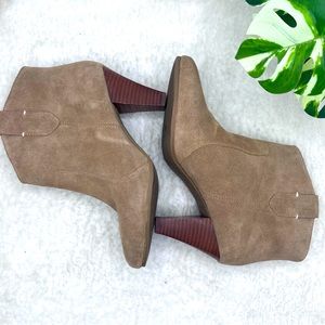 NINE WEST tan suede ankle riding boots size 10M